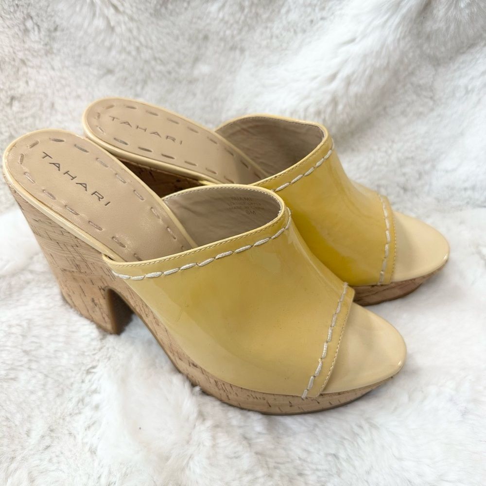 Tahari Miami yellow beige patent leather cork wedge slip on sandals 8M